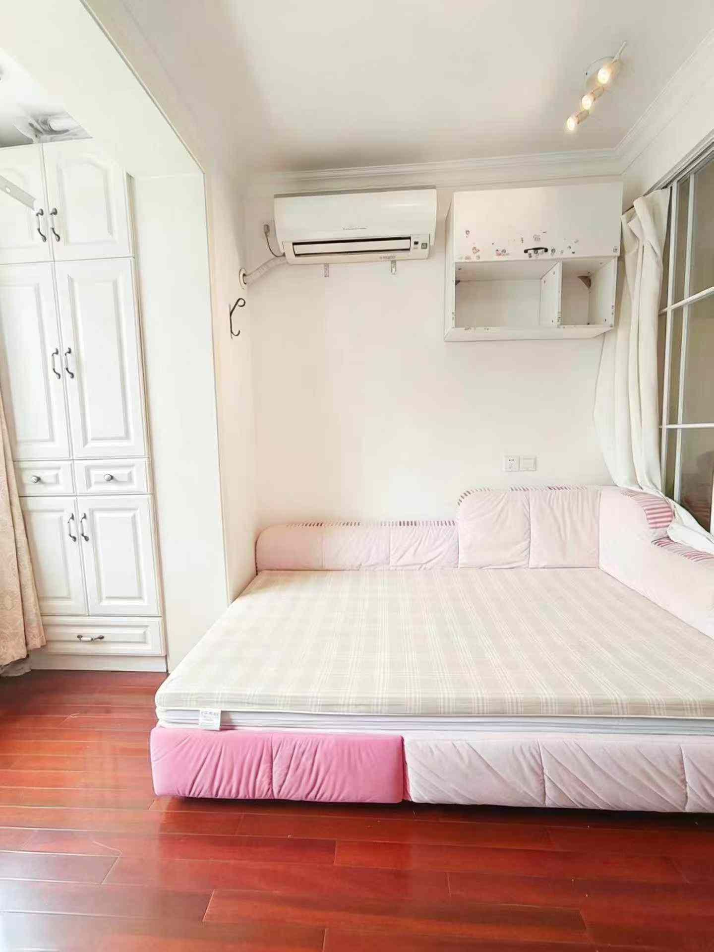 长宁区 建宁大厦 1BR Shanghai Rental | ExpatHome